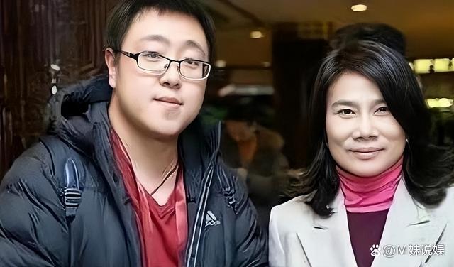 董明珠结了几次婚，董明珠结了几次婚八字（商界“铁娘子”为何不再婚）