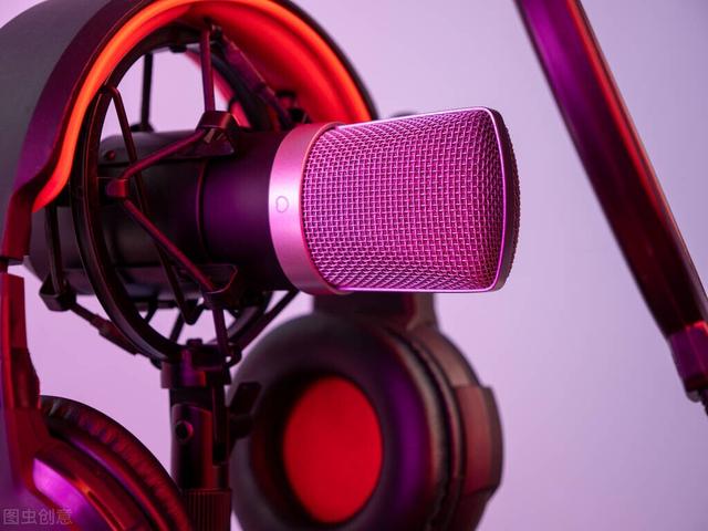 好喜欢你歌词，懂你是写给谁的歌曲（他平平无奇的表演你看腻了吗）