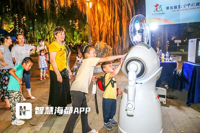 福州西湖公园好玩吗，福州旅游景点（提前体验数字峰会上的“黑科技”）