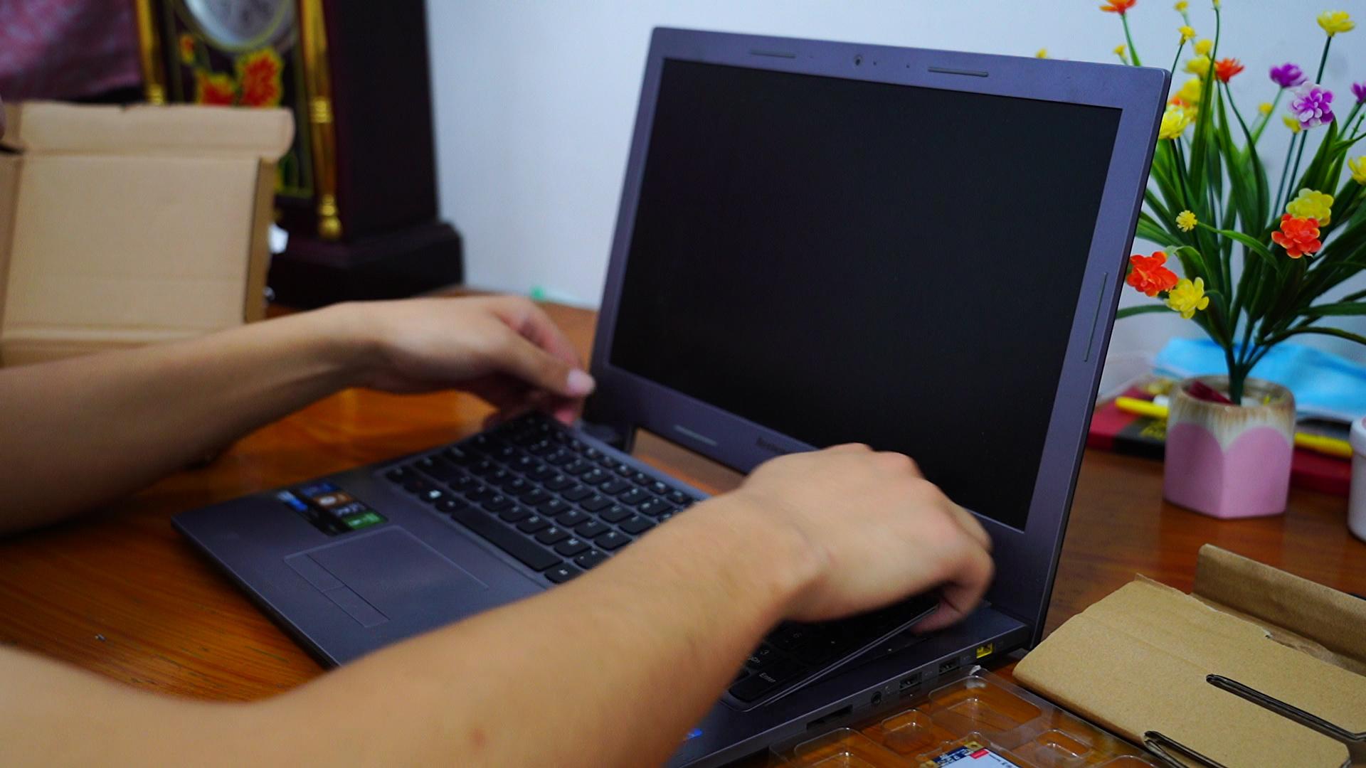 电脑硬盘怎么拆，怎么把台式电脑的硬盘拆下来（笔记本电脑拆卸更换固态硬盘）