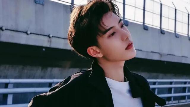 喜欢一个女孩子该怎样去表白，怎么跟女孩子表白（掌握以下这些小技巧）