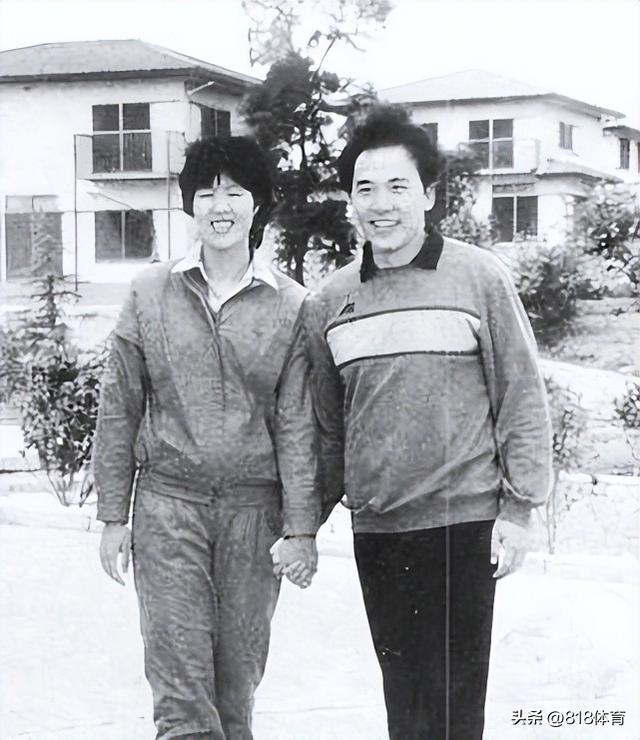女排总教练郎平简介，郎平曾热恋1米96美国博士,96年奥运摘银被求婚,她为女排婉拒