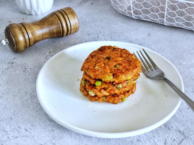 客家米苔目煎肉饼怎么做，客家肉饼怎么做好吃（这样煎出来的肉饼）
