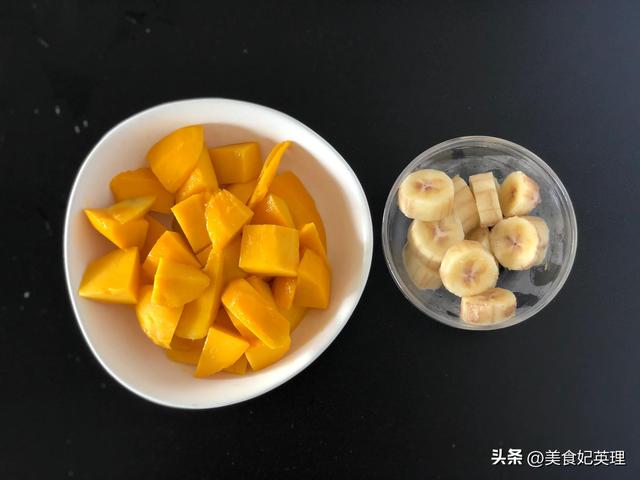 水果奶昔怎么做，网红水果奶昔怎么做（最终还是他俩组合最好喝）