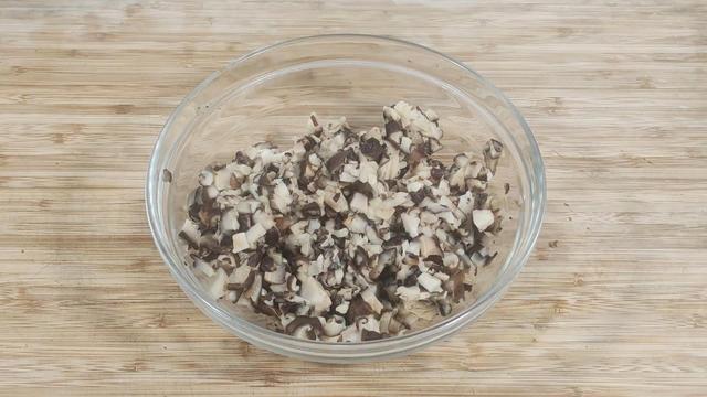 豆酱的做法，鸡蛋黄豆酱的做法（日销700份的炸酱秘方）