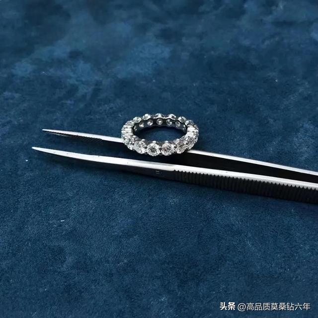 莫桑钻是什么钻石值钱吗，莫桑钻是什么钻石（一文读懂莫桑钻值得买吗）