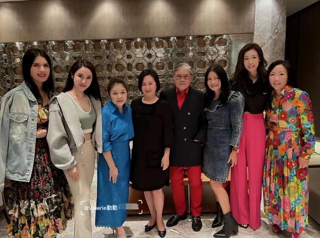 年纪小却有气场的女生，年纪轻轻就有强大气场的人（身高最矮气质却高贵霸气）