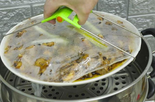 猪排骨怎样做好吃，排骨的正确做法最简单的（香到骨头里）