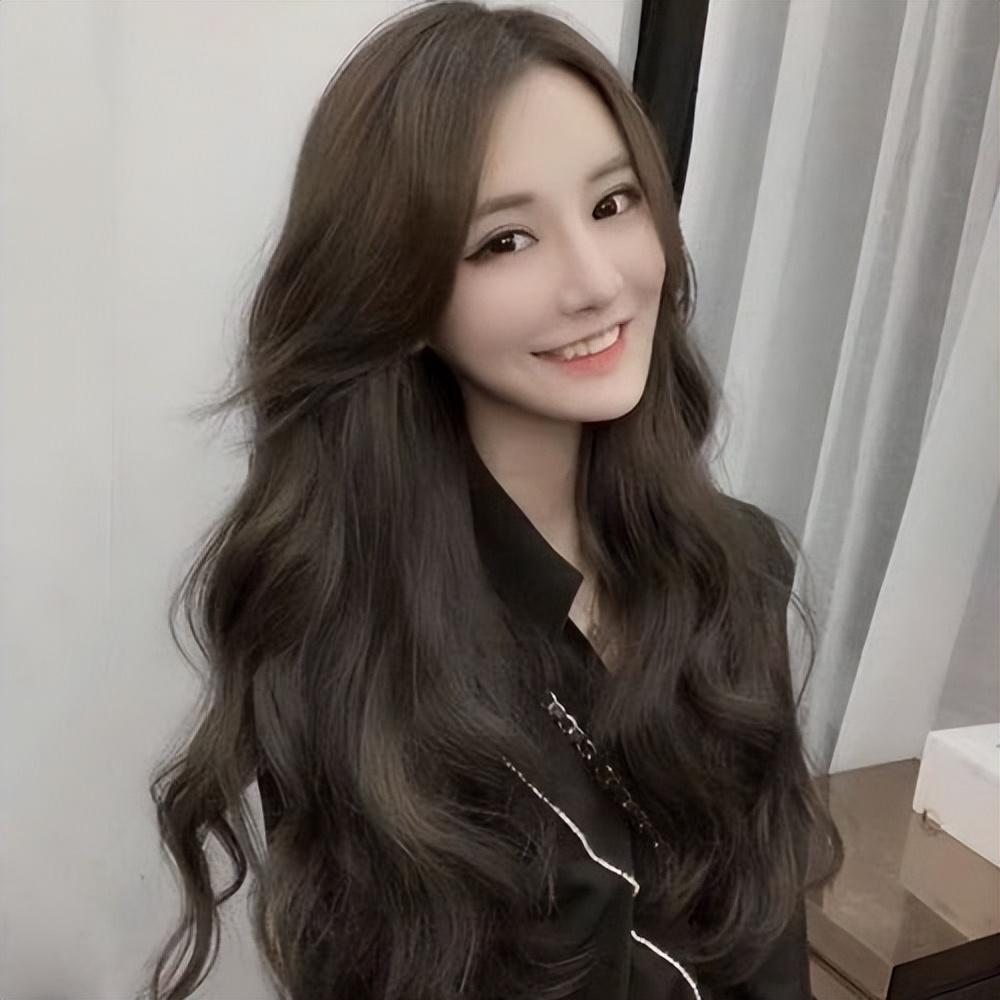 下巴很短的女生好吗,脸短下巴短的女生发型