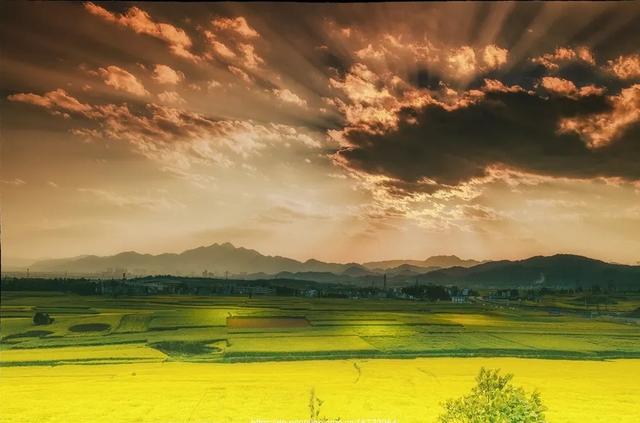 贵州旅游十大景点，贵州旅游十大景点排名千户苗寨（贵州十大冷门景点）