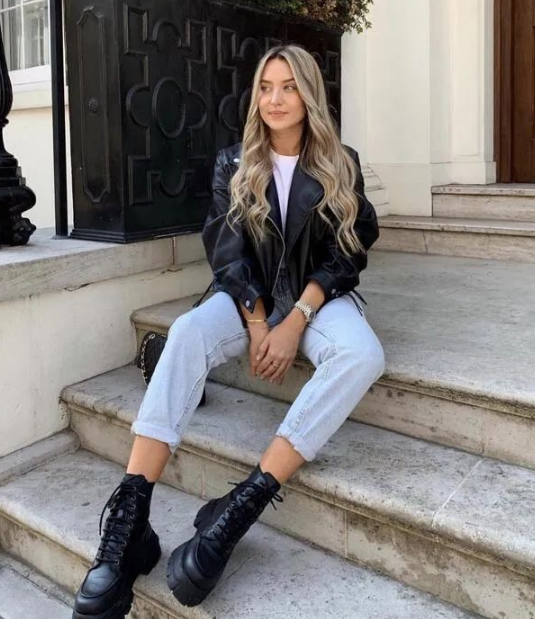 马丁靴怎么搭配，马丁靴配什么衣服好看（穿“马丁靴”搭什么裤子才好看）