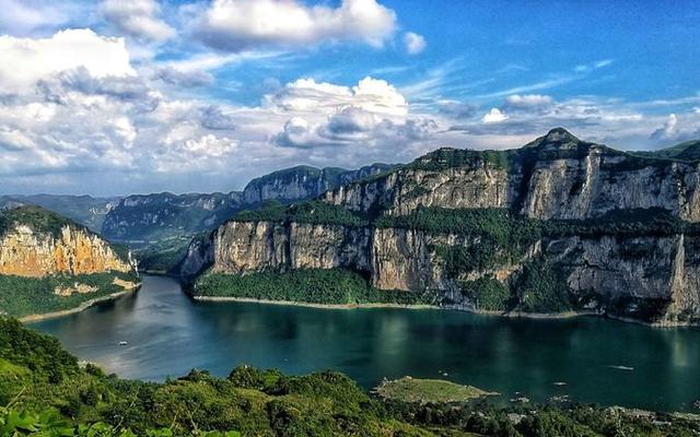 贵州旅游十大景点，贵州旅游十大景点排名千户苗寨（贵州十大冷门景点）
