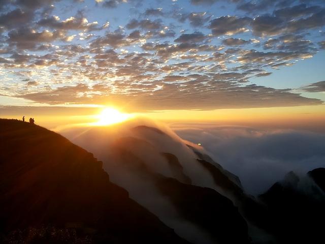 韶关旅游景点，旅游韶关旅游景点（“有山千丈色如丹）