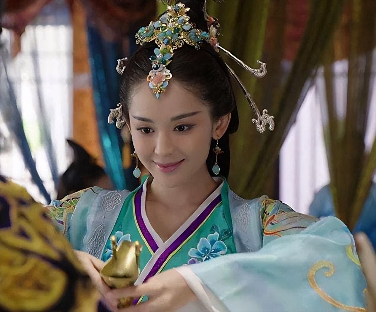 《三国演义》毕竟是小说,书中的很多人物都是虚构的,貂蝉此人也是虚构