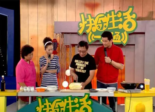 王芳个人资料简介，王芳个人资料（从情感主播到直播卖书一姐）