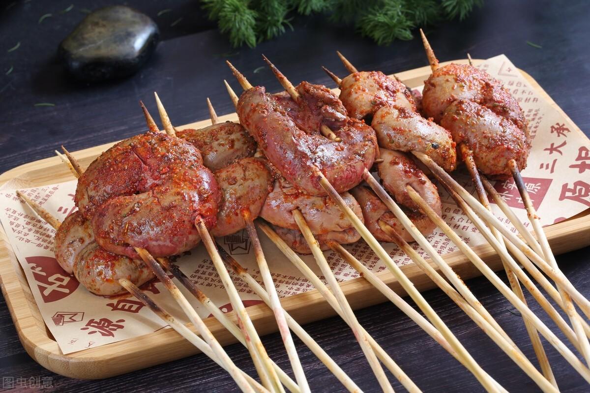 烤腰子 口感爽脆 鲜香多汁烤鸡翅是很多人都喜欢的烧烤之一,不仅可以