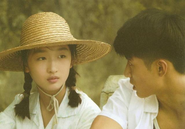 “取向成谜”周冬雨：曾当众内涵马思纯，后与王菲女儿关系引非议
