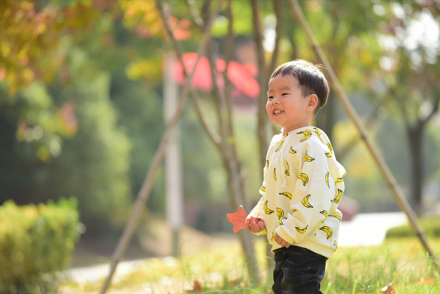 宝宝学唐诗的好处，小孩读唐诗的好处（孩子上学后胆大自信成绩好）