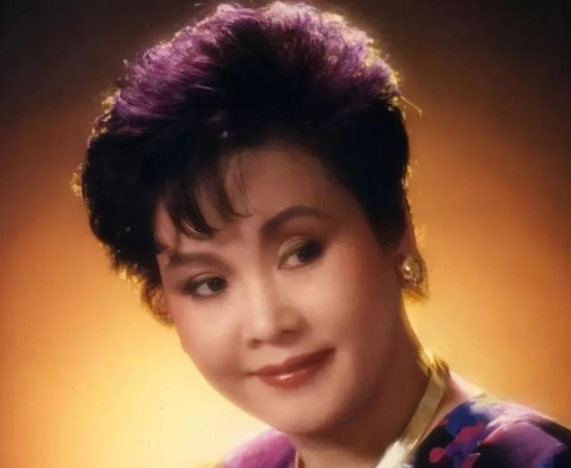 "歌唱家"李谷一：和丈夫肖卓能携手走过43年婚姻，他走后我要坚强