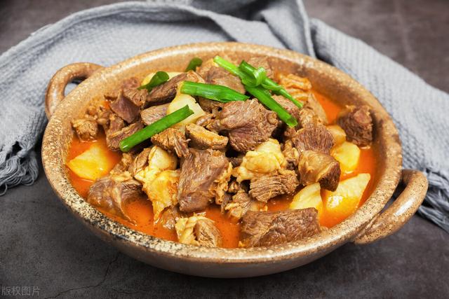 菜咸了怎么补救，炒菜咸了怎么能补救（做菜时盐放多了）