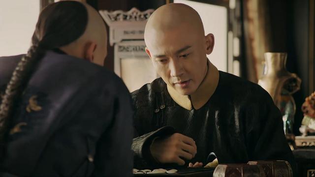 端妃的癫狂儿子，“戏精”弘昼为了活命，到底做了多少戏？