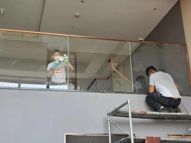 玻璃花了怎么修复，玻璃刮花怎么修复（完美修复、专业技术、优质服务）