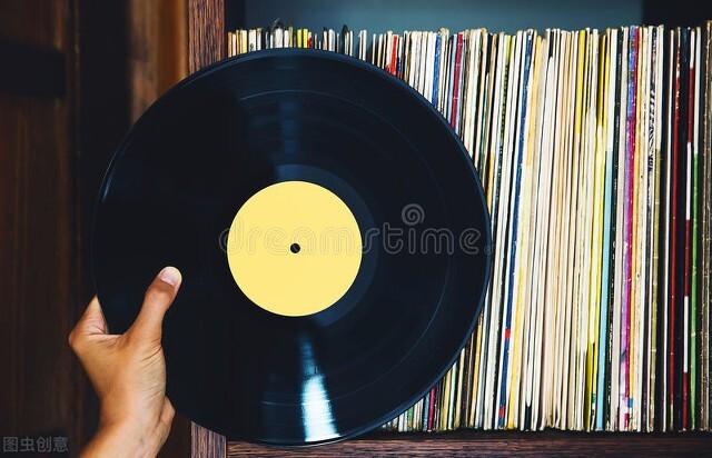 好喜欢你歌词，懂你是写给谁的歌曲（他平平无奇的表演你看腻了吗）