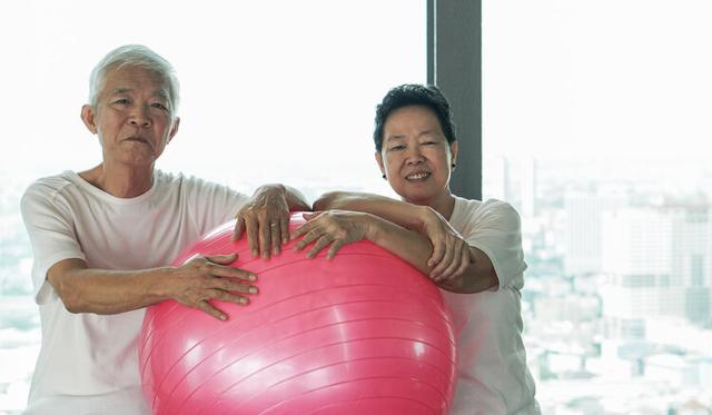 60岁女人有生理要求吗，女的60岁还有生理需要吗（也不是不行）