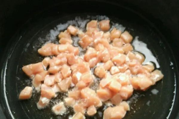 鸡胸肉怎么做才好吃，鸡胸肉怎么做才好吃不柴（鸡胸肉拿回家别再水煮了）