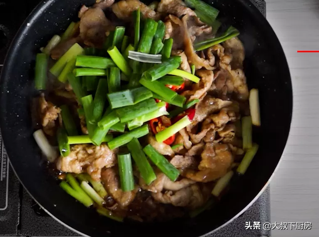 肥肉怎么做好吃，纯肥肉怎么做好吃（大叔教你葱烧猪五花）