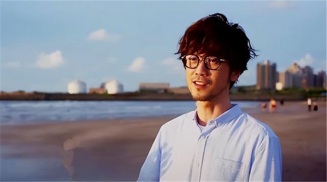 乌龙闯情关主题曲，抖音最火100首歌曲（歌红人不红的9位歌手）