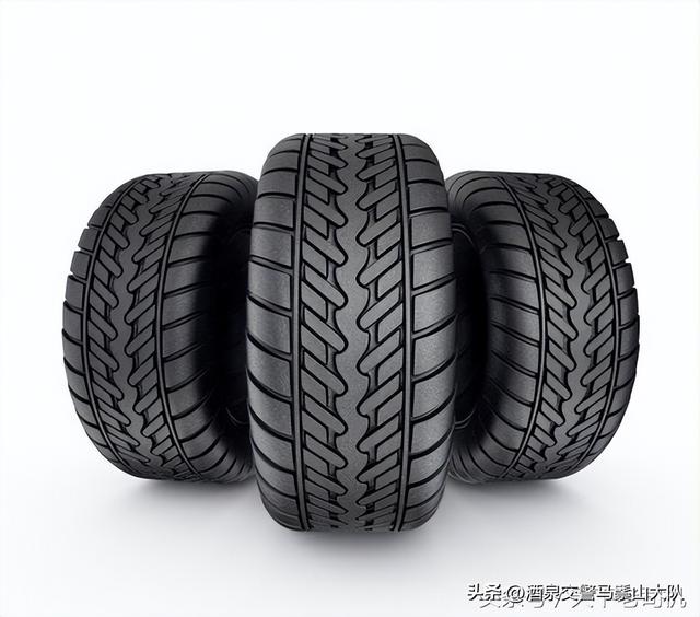 轮胎上的数字和字母是什么意思，拖拉机轮胎上的数字和字母是什么意思（这些汽车隐藏的轮胎知识）