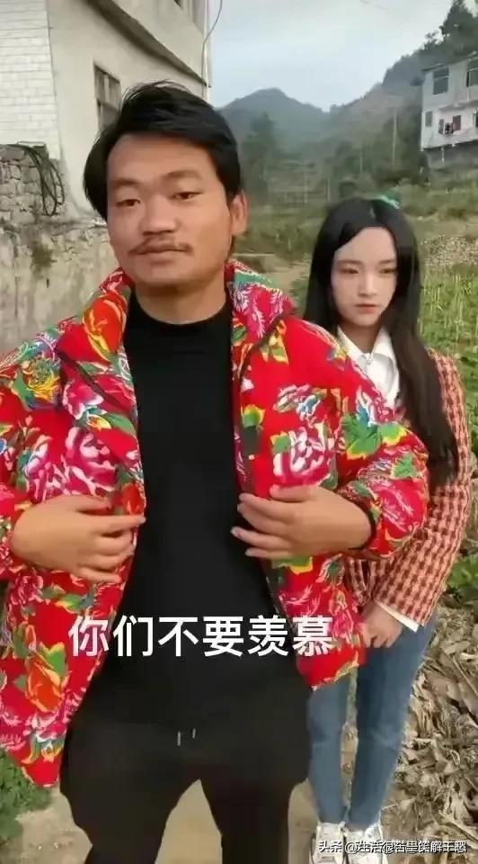 树哥是什么意思，抖音树哥是什么意思（两位“树哥”模仿“树先生”）