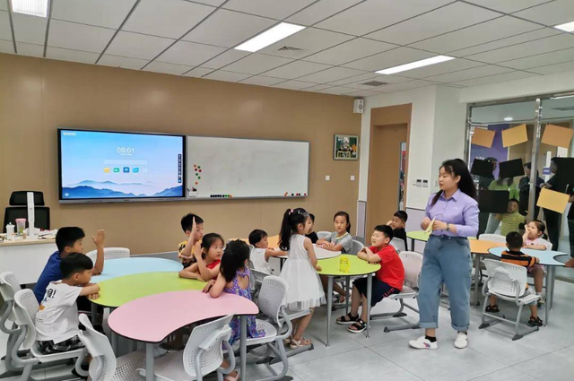 私立学校和公立学校哪个好，公立学校跟私立学校哪个好（读公立学校和私立学校的学生）