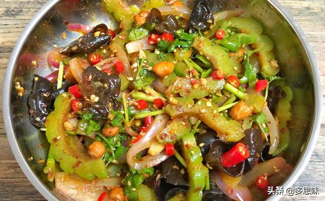 苦瓜做法二十种的做法，苦瓜的做法家常菜（天热多吃“苦瓜”）