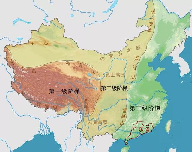 广东省地形特征：以山地、丘陵地形为主，珠江三角洲地区地势低平