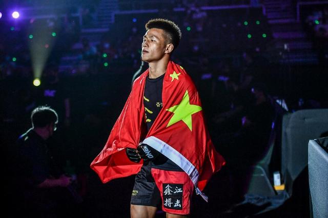 李成钟one，李成钟在infinite成员中和谁的关系最好（2分钟KO韩国战神金裁雄）