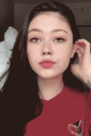 小耳朵是什么意思，微信界面有个小耳朵是什么意思（看着都不像一个人好吗）