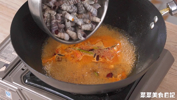 芥末鱿鱼的做法，芥末拌的烤鱿鱼怎么做（烫5秒就上桌，鲜嫩弹牙）