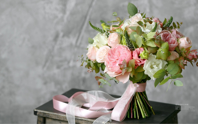 鲜花如何保鲜更长时间，康乃馨鲜花如何保鲜更长时间（花束保鲜全攻略）