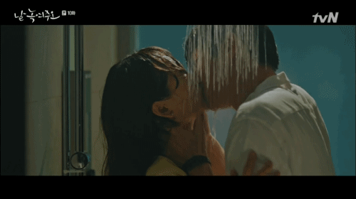 男生和女生接吻，男生和女生第一次接吻什么感觉（10部精选片段）