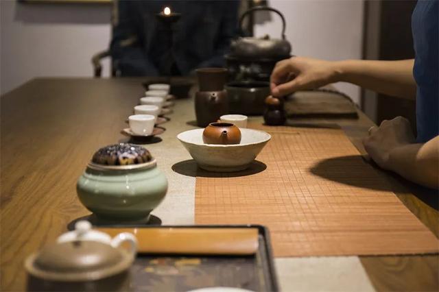 茶艺师是做什么的，茶艺师到底是做什么的（泡茶小妹职业素养手册）