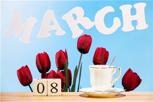 三八妇女节是法定节假日吗，三八妇女节是国家法定节假日吗（三八节不放假没有加班费）