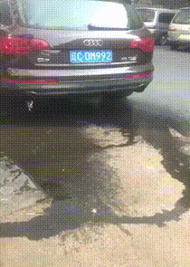 文字趣图不要生气，趣图搞笑图片文字（这样对待女朋友可不好）