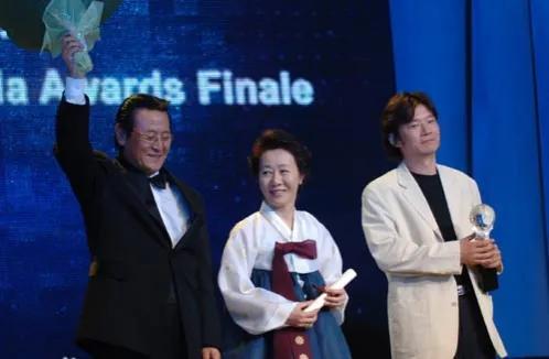 假如生活欺骗了你演员表，火流星电视剧主演是谁叫什么名（盘点历届白玉兰奖——最佳电视剧）