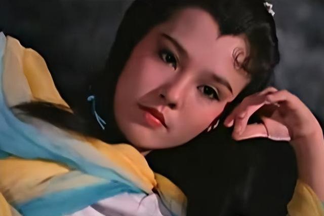 演不了别尬演！8版小龙女“飞天出场”，谁仙气十足，谁辣眼睛