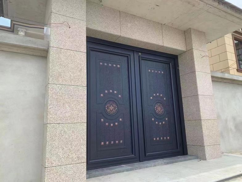 如何修玻璃门 保养玻璃门小技巧，如何修玻璃门（武汉别墅铝艺大门后期如何养护）