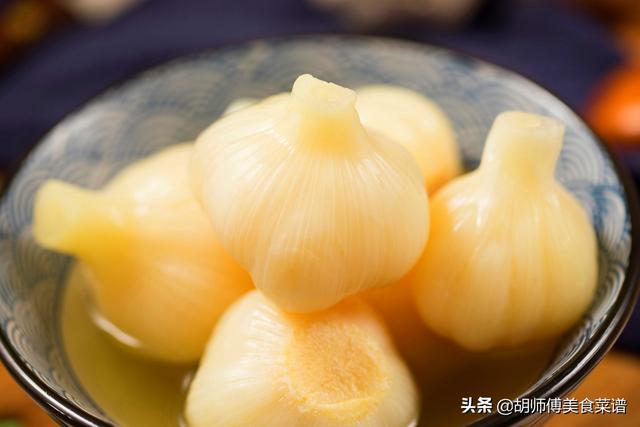 醋泡大蒜的正确做法步骤，醋泡蒜的正确做法（蒜直接放到醋中泡就错了）