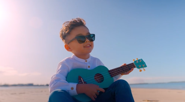 吉他 粉色 小清新，吉他的图片大全唯美（儿子罗密欧首次出镜）