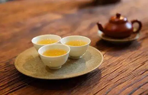 喝茶享受的句子，形容喝茶惬意的句子有哪些（适合喝茶时发朋友圈的人生感悟）